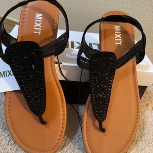 Mixit - Women's Gillian T-Strap Flat Sandals (NWT)